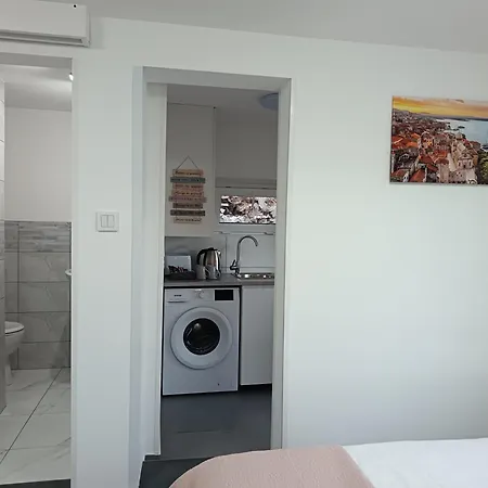 Moni - Apartment Šibenik